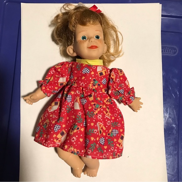 VTG 1990’S WAY OUT TOYS 9” FRECKLES POUT BLONDE PONYTAIL EXPRESSION DOLL - Picture 16 of 16